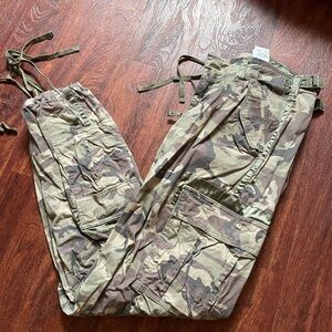 Abercrombie & Fitch Camouflage Cargo Pants